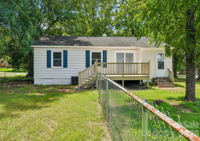 Photo 3 of Single family home for sale at 808 Lowery St, Shelby, NC 28152 | MLS# 4413554 | Listing updated on 2026-10-02