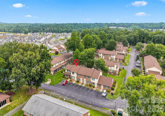 2nd image of 1330 5th St Ne #102, Hickory, NC 28601 | MLS# 4413557