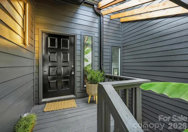 Photo 3 of Townhouse for sale at 8923 St Croix Ln, Charlotte, NC 28277 | MLS# 4413559 | Listing updated on 2026-10-27
