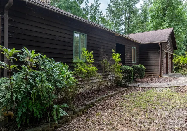 Photo 3 of Single family home for sale at 139 Windwood Ln, Troutman, NC 28166 | MLS# 4413560 | Listing updated on 2026-08-14