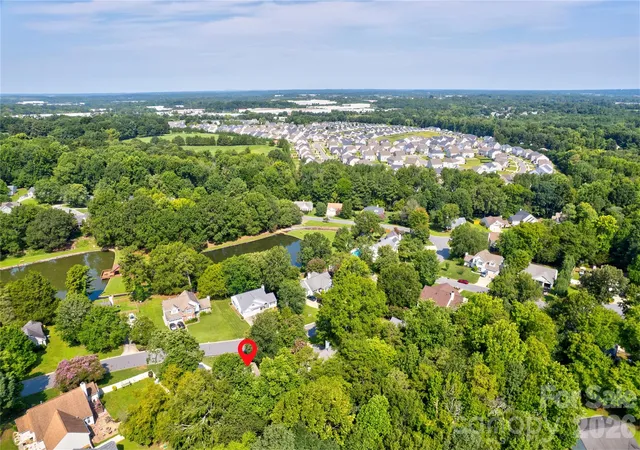 Photo 2 of Single family home for sale at 156 Edgewater Dr Nw, Concord, NC 28027 | MLS# 4413561 | Listing updated on 2026-09-21