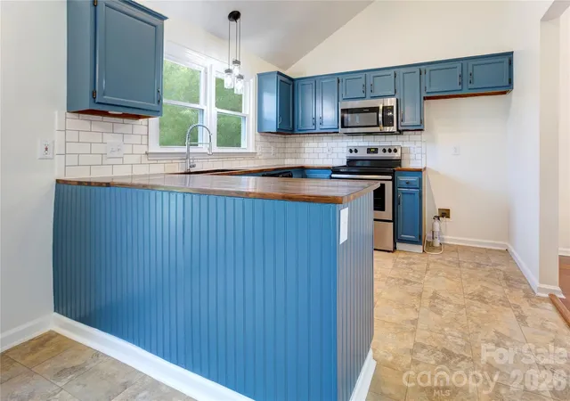 Photo 3 of Single family home for sale at 156 Edgewater Dr NW, Concord, NC 28027 | MLS# 4413561 | Listing updated on 2026-09-21