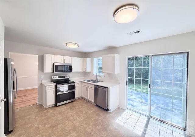 Photo 2 of Single family home for sale at 14542 Arbor Ridge Dr, Charlotte, NC 28273 | MLS# 4413570 | Listing updated on 2026-09-22
