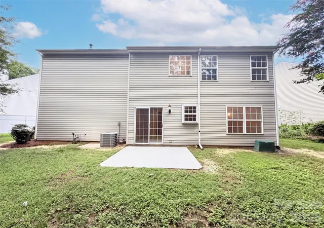 Photo 4 of Single family home for sale at 14542 Arbor Ridge Dr, Charlotte, NC 28273 | MLS# 4413570 | Listing updated on 2026-09-22