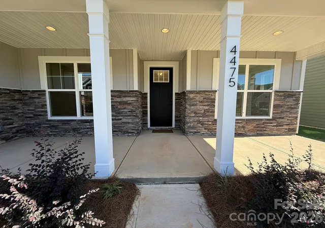 Photo 3 of Single family home for sale at 4475 Blue Mound Ct, Stanley, NC 28164 | MLS# 4413577 | Listing updated on 2026-10-04