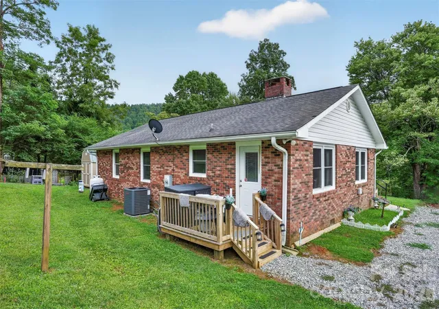 Photo 3 of Single family home for sale at 3702 Cabin Crk Rd, Zirconia, NC 28790 | MLS# 4413584 | Listing updated on 2026-08-13