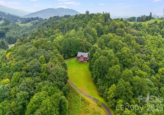 Photo 1 of Single family home for sale at 515 Raccoon Branch Rd, Green Mountain, NC 28740 | MLS# 4413585 | Listing updated on 2026-08-28