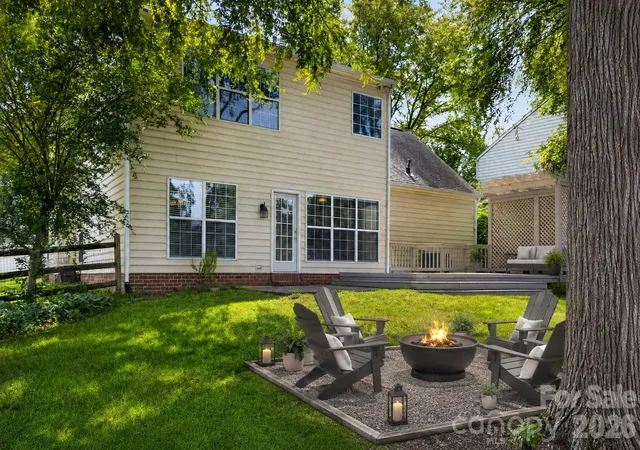 42nd image of 5936 Downfield Wood Dr, Charlotte, NC 28269 | MLS# 4413592