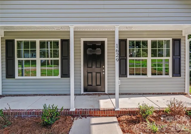 2nd image of 1629 Pineburr Ln, Rock Hill, SC 29730 | MLS# 4413597
