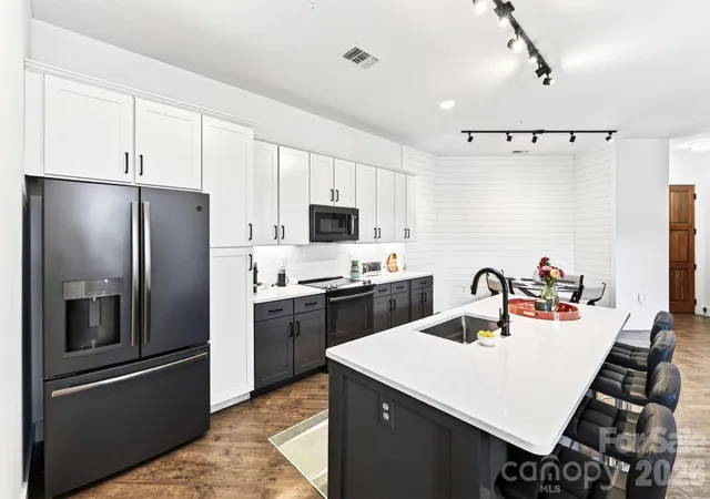 Photo 4 of Condo for sale at 55 S Market St #501, Asheville, NC 28801 | MLS# 4413601 | Listing updated on 2026-10-09