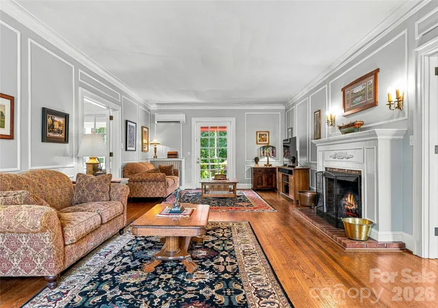 Photo 4 of Single family home for sale at 14 Griffing Blvd, Asheville, NC 28804 | MLS# 4413603 | Listing updated on 2026-10-08