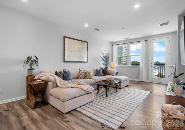 4th image of 4455 Reed Creek Dr #202, Sherrills Ford, NC 28673 | MLS# 4413608