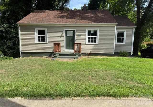 1st image of 826 W Davidson Ave, Gastonia, NC 28052 | MLS# 4413623