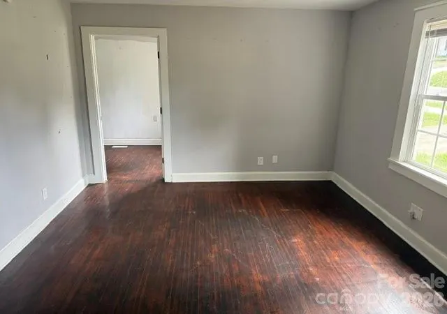 2nd image of 826 W Davidson Ave, Gastonia, NC 28052 | MLS# 4413623