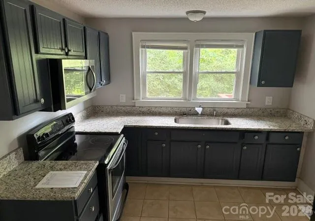 3rd image of 826 W Davidson Ave, Gastonia, NC 28052 | MLS# 4413623
