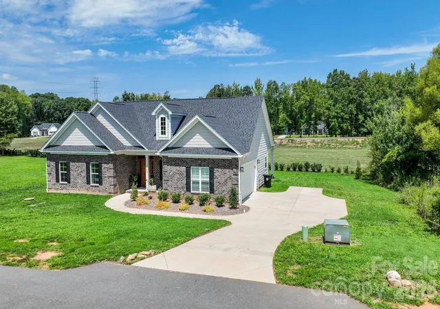 2nd image of 3013 Isle Ln, Monroe, NC 28110 | MLS# 4413627