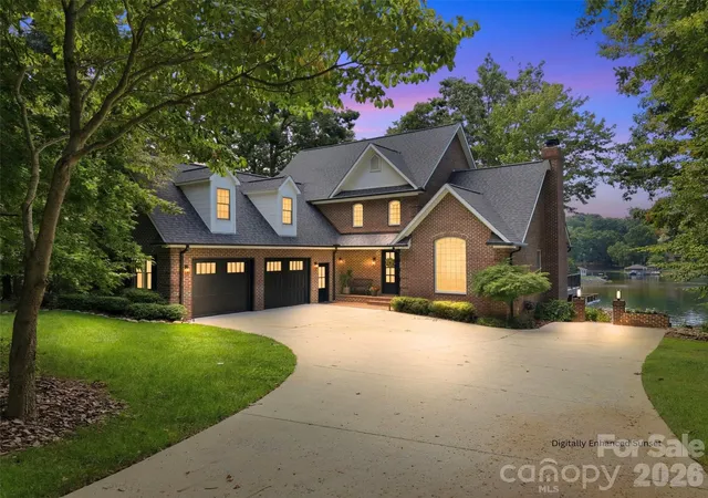 Photo 1 of Single family home for sale at 131 Long Cove Ln, Mooresville, NC 28117 | MLS# 4413632 | Listing updated on 2026-10-06