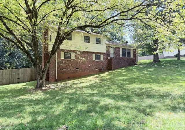 Photo 1 of Single family home for sale at 931 Pineborough Rd, Charlotte, NC 28212 | MLS# 4413634 | Listing updated on 2026-09-05