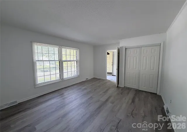 Photo 3 of Single family home for sale at 931 Pineborough Rd, Charlotte, NC 28212 | MLS# 4413634 | Listing updated on 2026-09-05