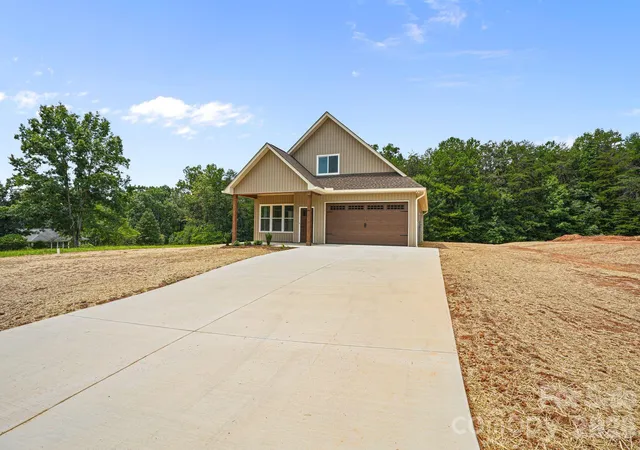 2nd image of 708 Meadowood St, Hudson, NC 28638 | MLS# 4413638