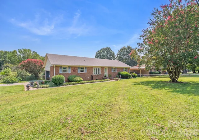 Photo 2 of Single family home for sale at 6424 Wilgrove Mint Hl Rd, Charlotte, NC 28227 | MLS# 4413641 | Listing updated on 2026-09-04