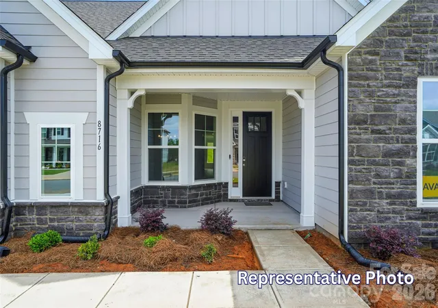 Photo 3 of Single family home for sale at 4007 Cedar Fls Dr, Waxhaw, NC 28173 | MLS# 4413669 | Listing updated on 2026-08-28