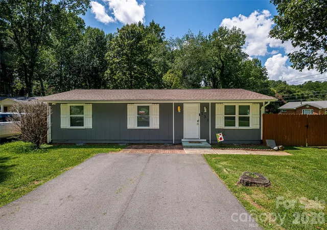 1st image of 531 Stilwell Oaks Cir, Charlotte, NC 28212 | MLS# 4413682