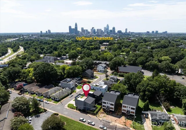 Photo 3 of Single family home for sale at 621 Campus St, Charlotte, NC 28216 | MLS# 4413691 | Listing updated on 2026-08-14