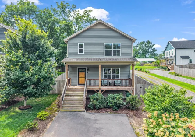 1st image of 27 Busbee View Rd, Asheville, NC 28803 | MLS# 4413713
