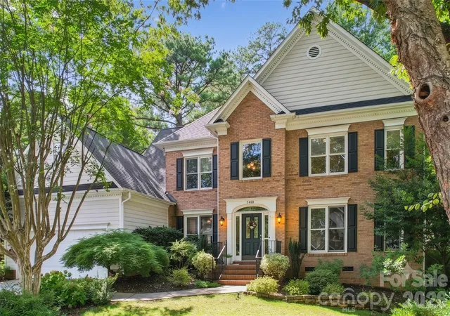 image of 7418 Tarland Ln, Charlotte, NC 28269 | MLS# 4413714
