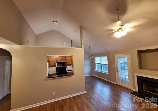 Photo 4 of Single family home for sale at 3523 Tracy Glenn Ct, Charlotte, NC 28269 | MLS# 4413729 | Listing updated on 2026-08-24