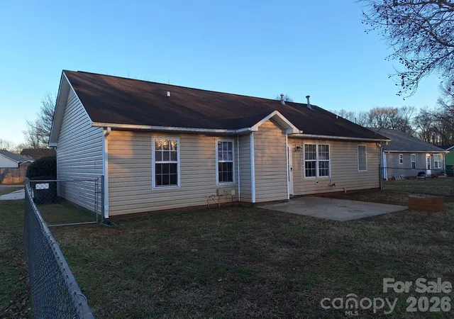 Photo 10 of Single family home for sale at 3523 Tracy Glenn Ct, Charlotte, NC 28269 | MLS# 4413729 | Listing updated on 2026-08-24