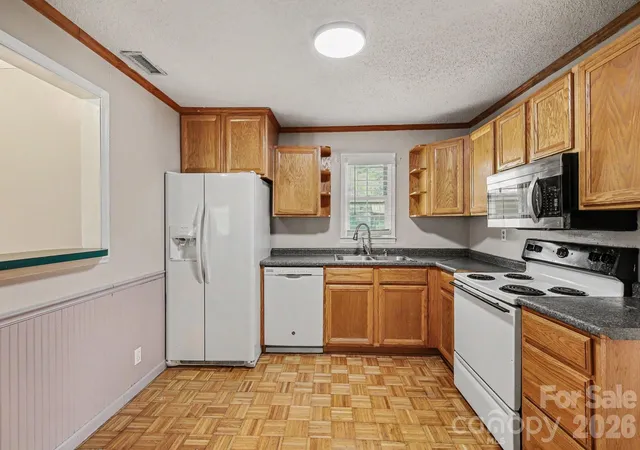 Photo 4 of Single family home for sale at 114 Whitman Cir, Mooresville, NC 28115 | MLS# 4413742 | Listing updated on 2026-09-30