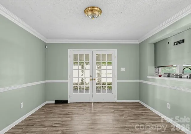 Photo 3 of Single family home for sale at 512 E Vance St, Laurinburg, NC 28352 | MLS# 4413748 | Listing updated on 2026-10-21