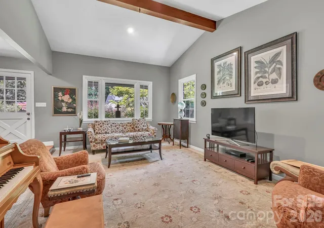 5th image of 307 Woodland Trl, Hendersonville, NC 28739 | MLS# 4413752