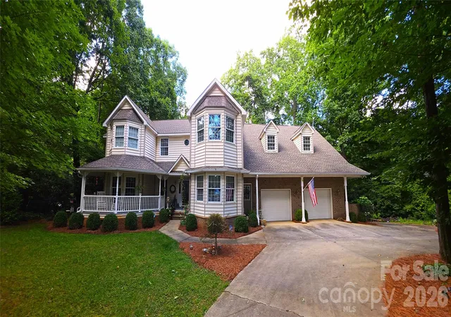 Photo 1 of Single family home for sale at 4721 Kuykendall Rd, Charlotte, NC 28270 | MLS# 4413764 | Listing updated on 2026-08-17