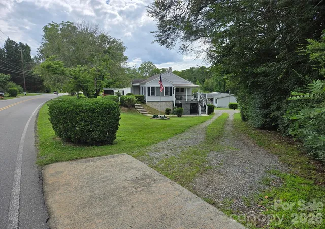 1st image of 214 Governors View Rd, Asheville, NC 28805 | MLS# 4413776