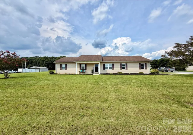 Photo 1 of Single family home for sale at 134 Brentwood Dr, Taylorsville, NC 28681 | MLS# 4413779 | Listing updated on 2026-08-22