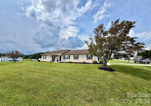 Photo 2 of Single family home for sale at 134 Brentwood Dr, Taylorsville, NC 28681 | MLS# 4413779 | Listing updated on 2026-08-22