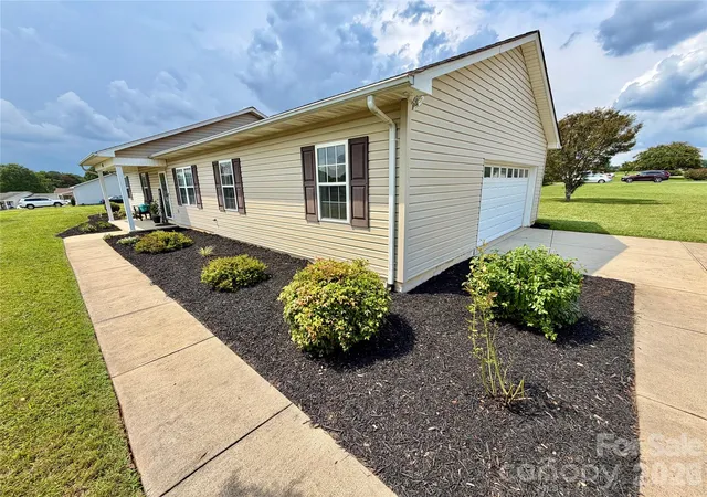 Photo 3 of Single family home for sale at 134 Brentwood Dr, Taylorsville, NC 28681 | MLS# 4413779 | Listing updated on 2026-08-22