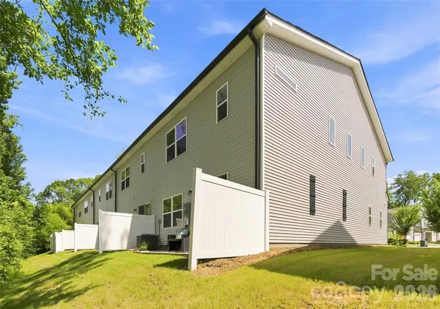 35th image of 5320 Somerset Hill Ln, Charlotte, NC 28269 | MLS# 4413784