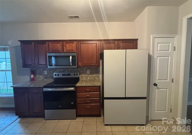 Photo 3 of Single family home for sale at 16020 Sunninghill Park Rd #94, Charlotte, NC 28277 | MLS# 4413785 | Listing updated on 2026-08-21