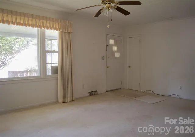 Photo 2 of Single family home for sale at 1006 3rd Avenue W, Hendersonville, NC 28739 | MLS# 4413796 | Listing updated on 2026-08-15