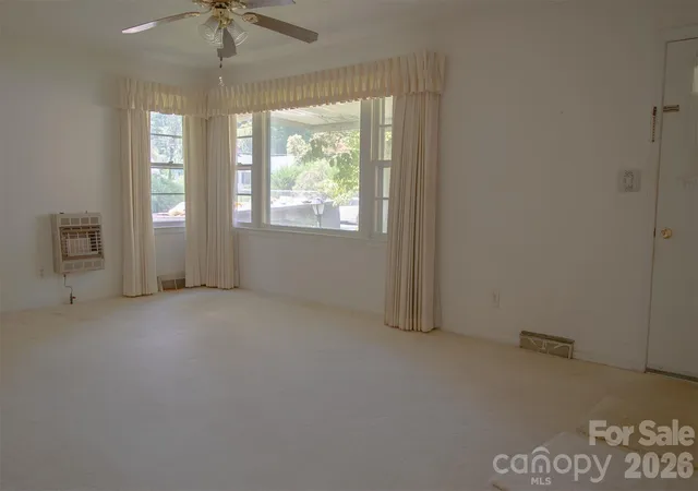 Photo 3 of Single family home for sale at 1006 3rd Avenue W, Hendersonville, NC 28739 | MLS# 4413796 | Listing updated on 2026-08-15