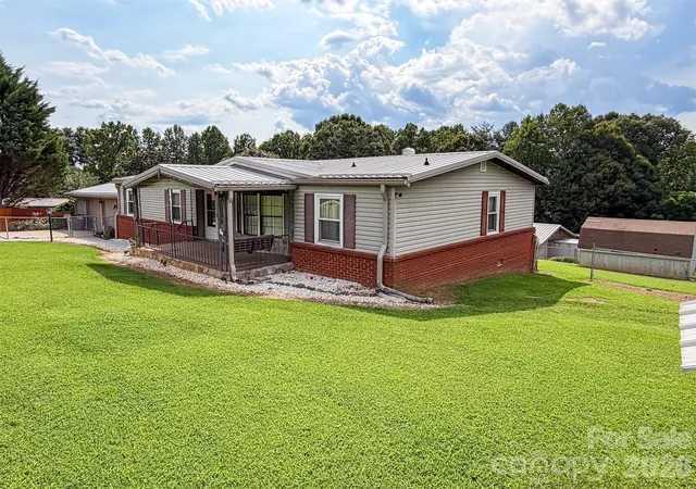 Photo 48 of Single family home for sale at 1898 Henry Smith St, Hickory, NC 28601 | MLS# 4413807 | Listing updated on 2026-08-19
