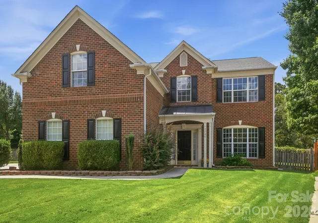 Photo 1 of Single family home for sale at 7724 Dinniston Dr, Huntersville, NC 28078 | MLS# 4413809 | Listing updated on 2026-09-29