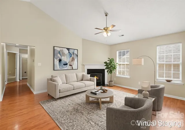 Photo 3 of Single family home for sale at 9819 Veronica Dr, Charlotte, NC 28215 | MLS# 4413821 | Listing updated on 2026-09-24
