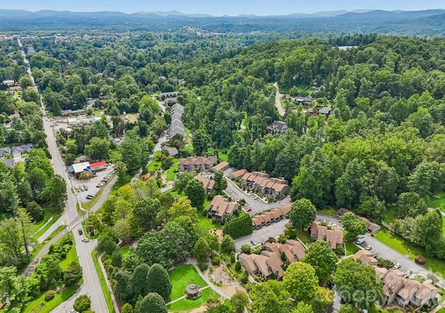 38th image of 210 Juniper Ln, Hendersonville, NC 28739 | MLS# 4413823