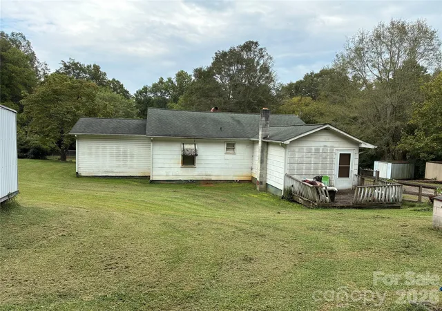Photo 2 of Single family home for sale at 206 Railroad St, Mooresboro, NC 28114 | MLS# 4413828 | Listing updated on 2026-08-19