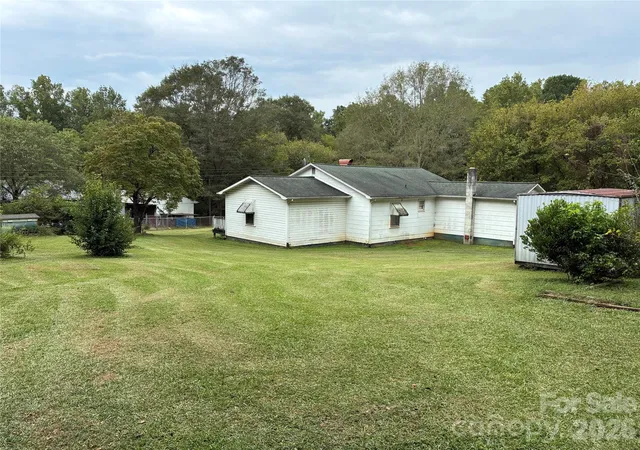Photo 3 of Single family home for sale at 206 Railroad St, Mooresboro, NC 28114 | MLS# 4413828 | Listing updated on 2026-08-19
